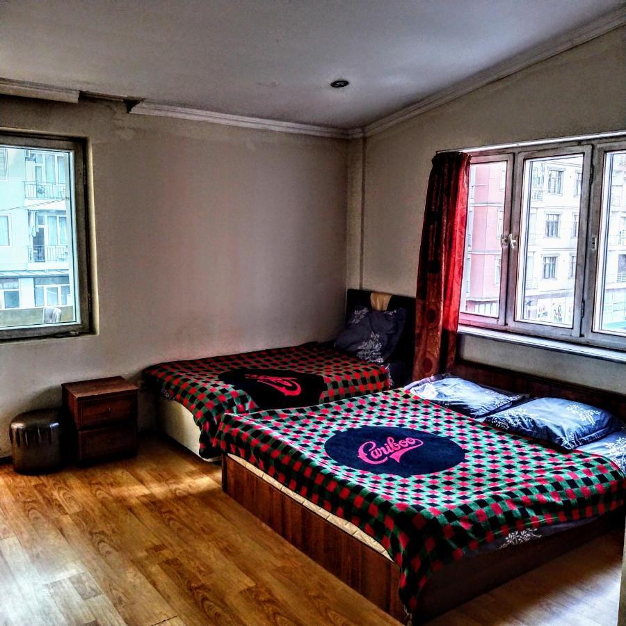 באטומי Masala Hostel מראה חיצוני תמונה
