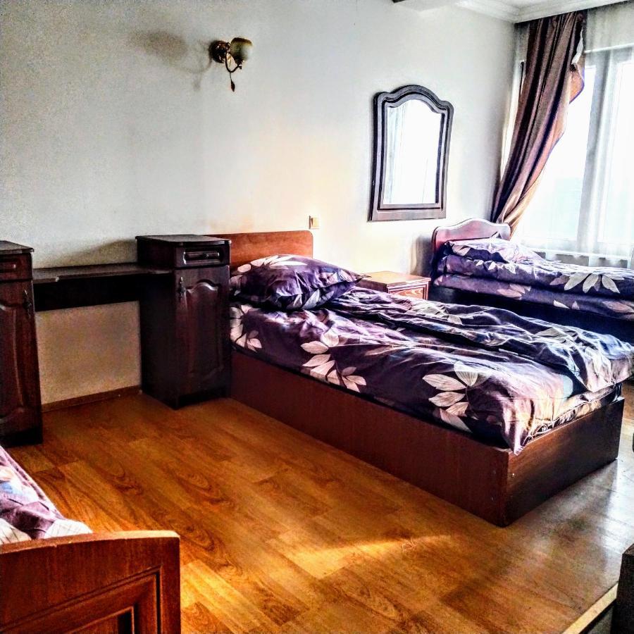 באטומי Masala Hostel מראה חיצוני תמונה