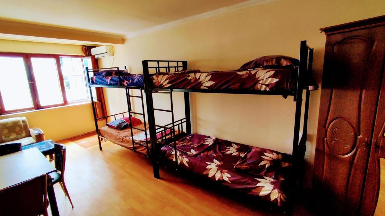 באטומי Masala Hostel מראה חיצוני תמונה